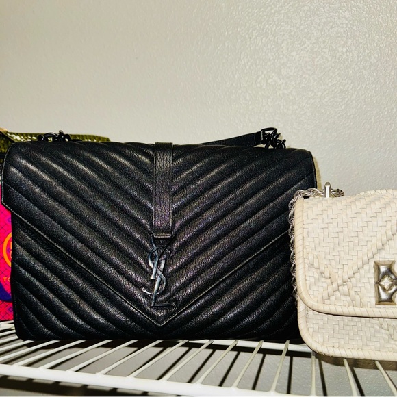 YSL SAINT LAURENT COLLEGE LARGE CHAIN QUILTED TEXTURED-LEATHER SHOULDER BAG - Picture 13 of 15